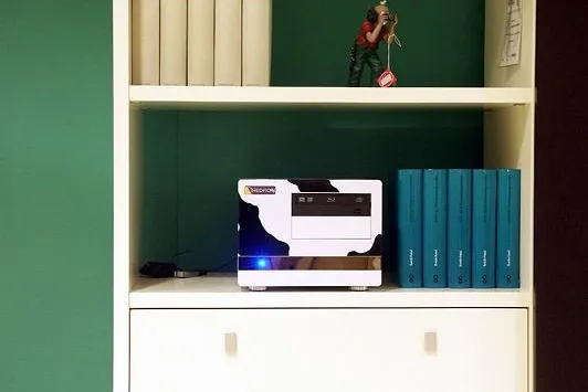 Bild: Home Entertainment Center “Multimedia Cow” mit Verknüpfung zu Online-Videothek