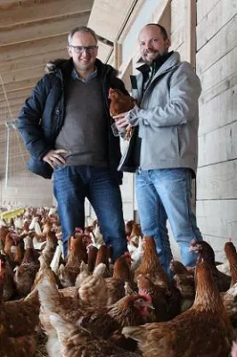 Zusammenfügen, was zusammen passt: Geflügelhof Zapf und Kaisers Gutes Backstube kooperieren Bild: Zusammenfügen, was zusammen passt: Geflügelhof Zapf und Kaisers Gutes Backstube kooperieren