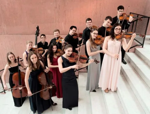 Bild: Die LGT Young Soloists mit einem hochvirtuosem Programm von Paganini bis Waxman erstmals in Dresden zu erleben