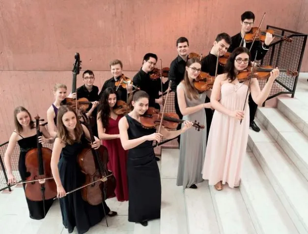 Bild: Die LGT Young Soloists mit einem hochvirtuosem Programm von Paganini bis Waxman erstmals in Dresden zu erleben
