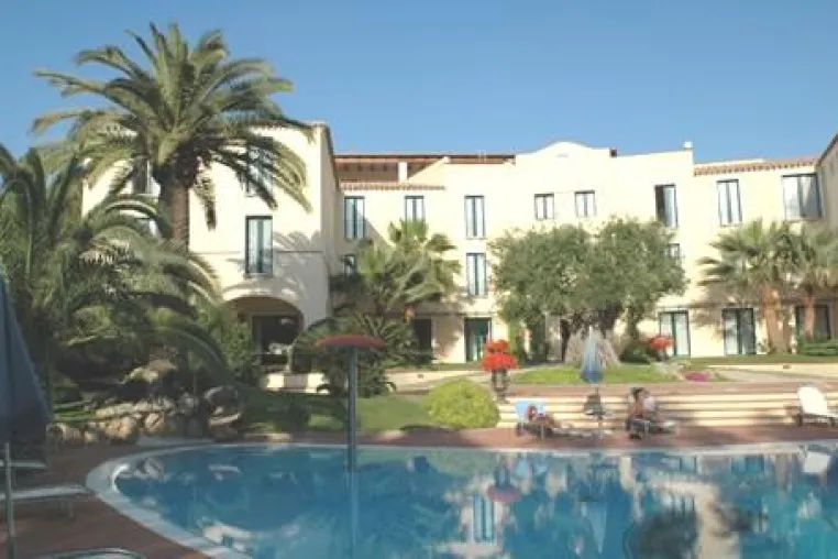 Hotel Arbatasar auf Sardinien - Entdecken Sie schroffe Berge und türkisfarbenes Wasser im Osten der Insel Bild: Hotel Arbatasar auf Sardinien - Entdecken Sie schroffe Berge und türkisfarbenes Wasser im Osten der Insel