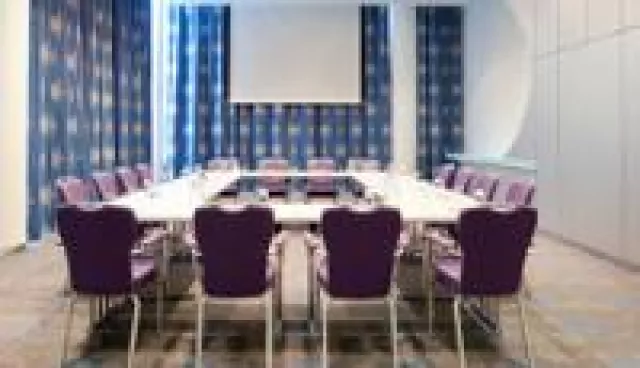 Bild: NH Hoteles: Mit der Bahn zu Veranstaltungen und Klimabilanz verbessern