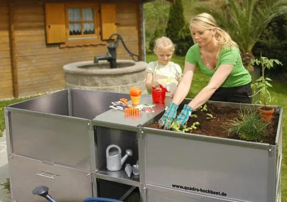 Bild: Edler Minigarten - Hochbeet aus massivem Edelstahl