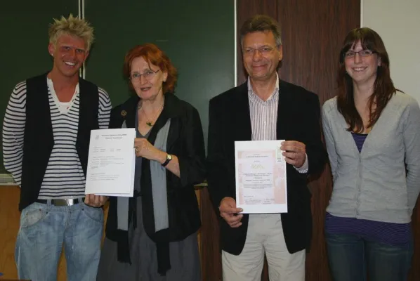 Rheinische Akademie Köln verabschiedet Absolventen der Höheren Berufsfachschule Bild: Rheinische Akademie Köln verabschiedet Absolventen der Höheren Berufsfachschule