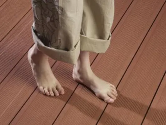 Bild: Keine Chance für Bakterien - Kosche produziert Innenausbauprodukte mit hygienischem Schutz