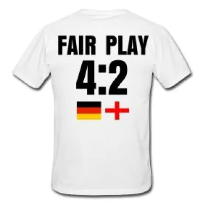 Bild: Fußball-WM-Special: deinfussball.de präsentiert das Fan-Shirt "Fair Play" zum Spiel England gegen Deutschland