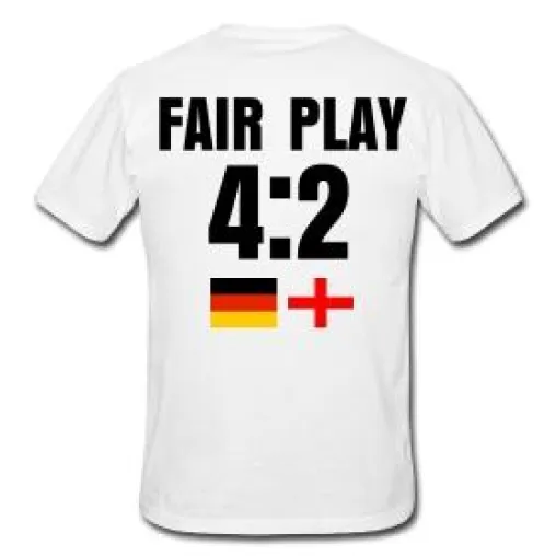 Bild: Fußball-WM-Special: deinfussball.de präsentiert das Fan-Shirt "Fair Play" zum Spiel England gegen Deutschland