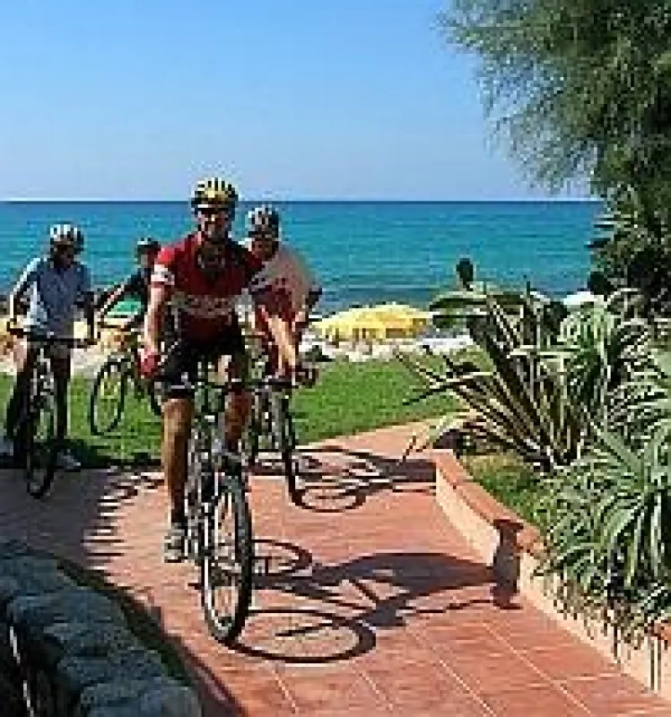 Nach dem Italienisch Sprachkurs: Abfahrt zur Mountainbike Tour nach Capo Vaticano