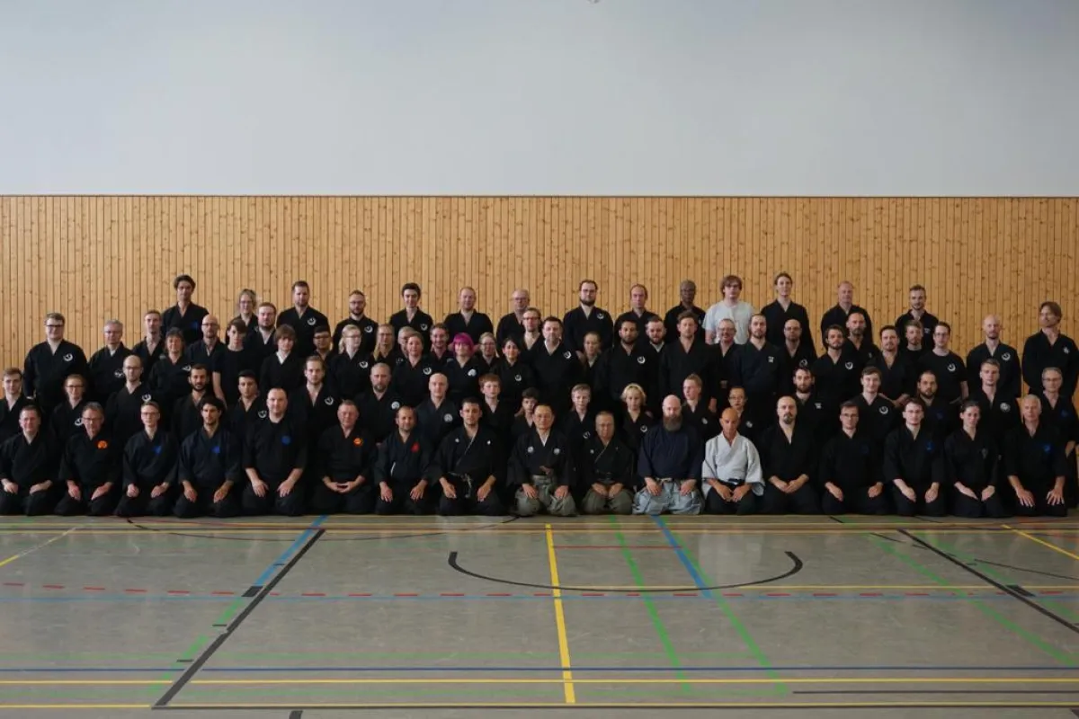 Die Teilnehmer des großen Sommerseminars unter Großmeister Niina Soke in Köln