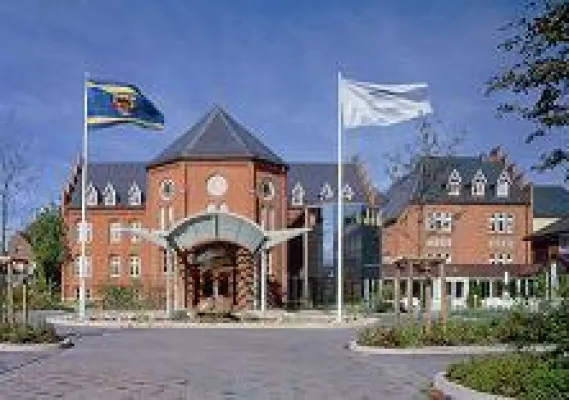 Genießer Hotel Altes Gymnasium Husum in den TOP 5 bei der Wahl der „Beliebtesten Hotels 2008“ Bild: Genießer Hotel Altes Gymnasium Husum in den TOP 5 bei der Wahl der „Beliebtesten Hotels 2008“