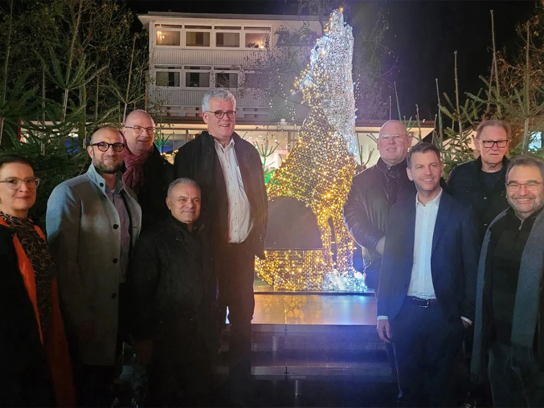 Einweihung des Fotopoints auf dem Wolfsburger Weihnachtsmarkt (© WMG Wolfsburg)