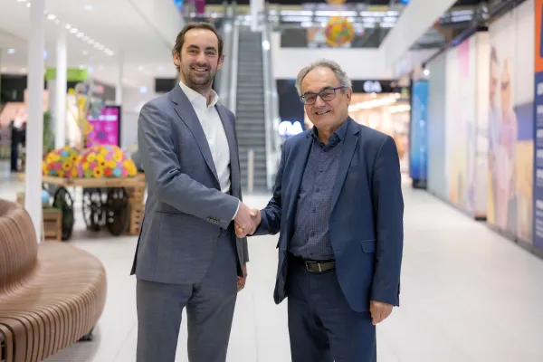 Bild: Führungswechsel im EKZ west:  Max Stomm ist neuer Center Manager