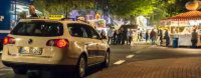 Bild: Brokser Heiratsmarkt 2016 - Taxi Ruf Asendorf fährt an allen fünf Tagen Tag und Nacht.