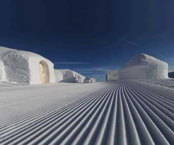 Bild: Spatenstich für das ICE CAMP am Kitzsteinhorn