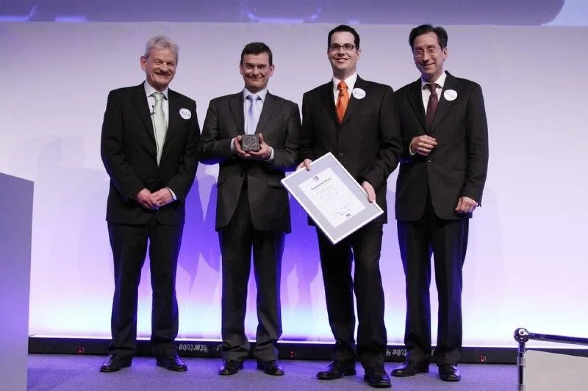 ControllerPreis-Verleihung auf dem 34. Congress der Controller (v. l. n. r.): Siegfried Gänßlen, ICV-Vorstandsvorsitzender; Henning Bosch, Fiege Stiftung & Co. KG; Bernd Voss, FIEGE-Projektleiter; Pro