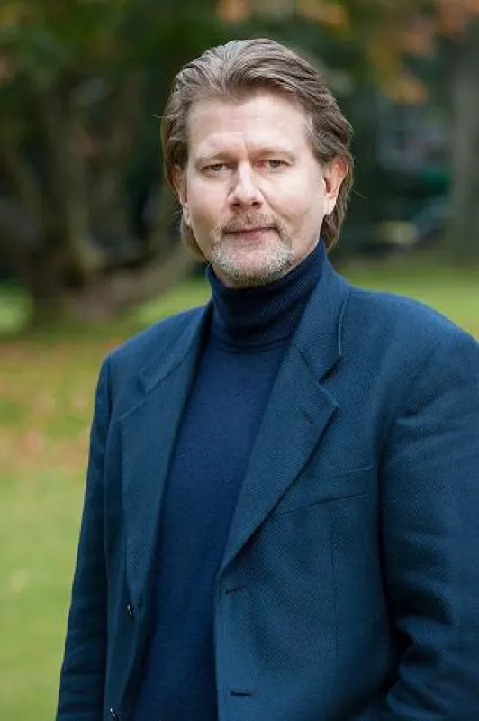 Helge B. Knickmeier