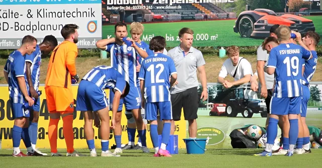 Bild: Außer Kontrolle ! Victor Lochmann und Laurence Lettner führen FSV Bernau zum Sieg in der Landesliga Nord