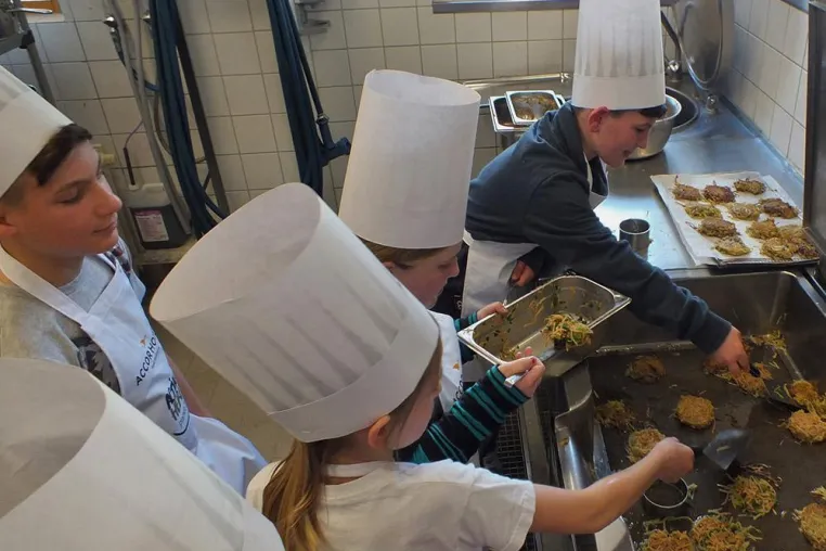 Bild: Wenn Lernen Spaß macht: „Gesundes Kochen mit Kindern“ im Novotel Karlsruhe City