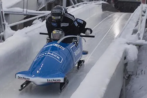 Bild: Payback sponsert Bob-Sportler André Lange