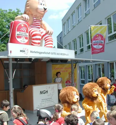 Frankfurter Agentur bietet mit Werberiesen neuen Service für Verkaufsförderung Bild: Frankfurter Agentur bietet mit Werberiesen neuen Service für Verkaufsförderung