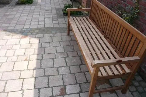Bild: Natursteinplatten verfugen mit dem Passenden Fugenmörtel