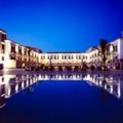 Herzlichen Glückwunsch Italien - das Kempinski Hotel Sizilien feiert Mitte August in Trikolore Bild: Herzlichen Glückwunsch Italien - das Kempinski Hotel Sizilien feiert Mitte August in Trikolore