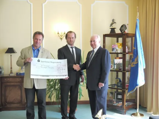 Bild: Eckert Schulen spenden für die Brandopfer in Ramspau