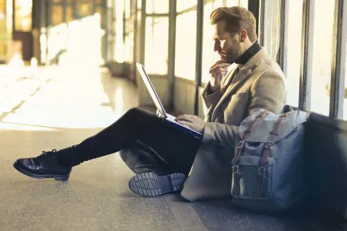 Mobil arbeiten – Chancen und Risiken? Bild: Mobil arbeiten – Chancen und Risiken?