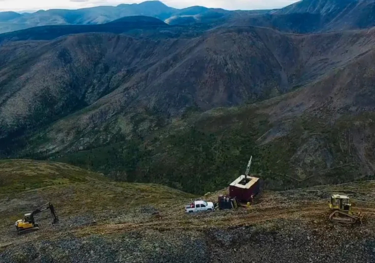 Yukon-Goldsystem wächst zusammen: Sitka erbohrt 236 Meter Golderz am Stück Bild: Yukon-Goldsystem wächst zusammen: Sitka erbohrt 236 Meter Golderz am Stück
