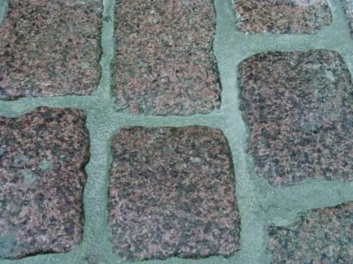 Die zementäre und wasserundurchlässige Fuge.