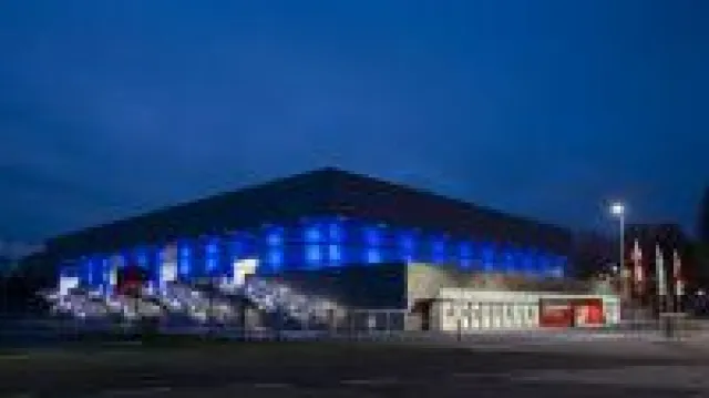 Bild: 90 % weniger Energie für Beleuchtung: LEDs sorgen in der EmslandArena für glanzvolle Auftritte