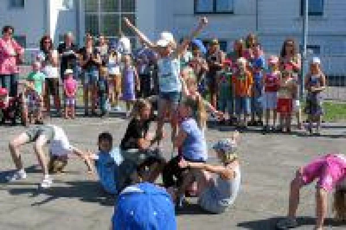 Mit der Erlebnispädagogik bei der Mutter-Kind-Kur lernen Kinder soziale Kompetenzen und wie sie so die Familie stärken können.