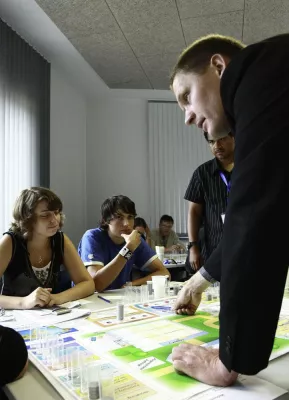 Bild: ego.-Sommerakademie 2007 in Wernigerode: Schüler als Manager – zu Besuch auf dem Campus der Hochschule Harz