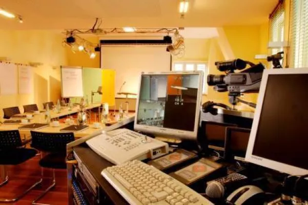 High-Tech und Historie an der Mosel Exklusives Tagungserlebnis im Romantik-Jugendstilhotel Bellevue Bild: High-Tech und Historie an der Mosel Exklusives Tagungserlebnis im Romantik-Jugendstilhotel Bellevue