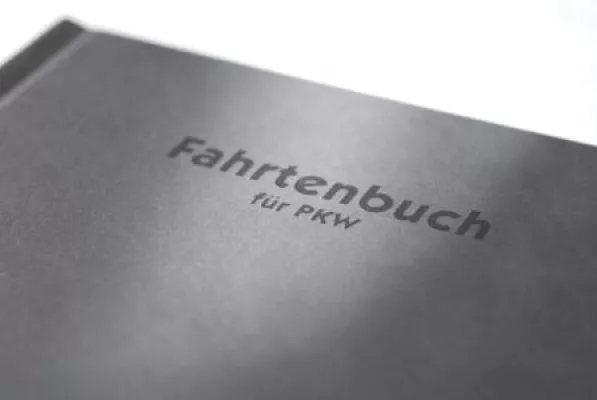 Bild: Stylische Schale – sicherer Kern: Bewährte Formularbücher in neuem Gewand