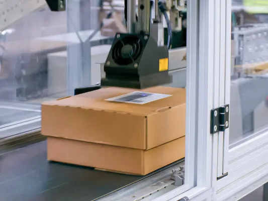 Bild: Warenidentitäten unter der Lupe - Kennzeichnung in der Logistik