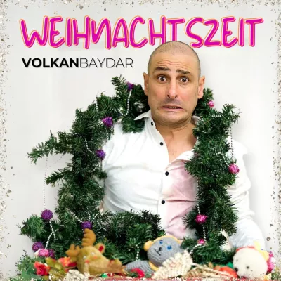 Bild: Weihnachtschaos im Swing-Gewand - für Volkan Baydar's neuen Song wird Rolf Zuckowski zum Weihnachtsbäcker