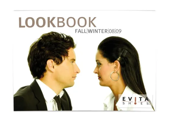 Bild: Einen Schritt voraus - Evita Shoes lässt seine Mitarbeiter die neue Kollektion in einem LookBook präsentieren