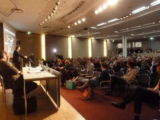 Bild: Überwältigende Resonanz auf hochrangig besetztes DIVI Symposium zur Therapie mit künstlicher Lunge „iLA“