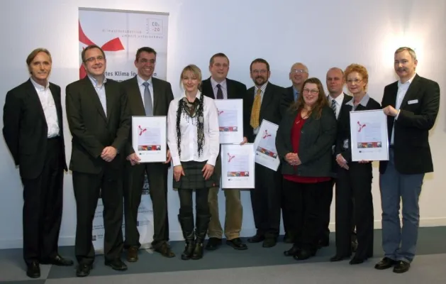 Bild: Bremens Umweltsenator zeichnet fünf Unternehmen aus Bremerhaven zum Klimaschutzbetrieb 2011 aus