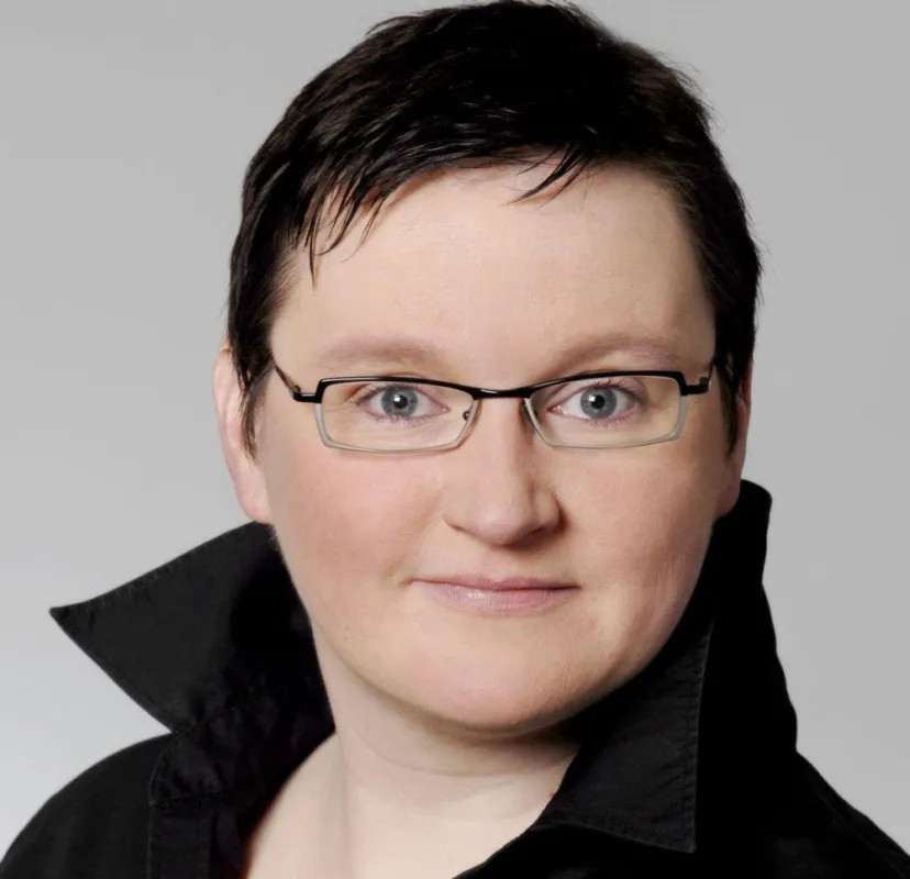 „Die neue Firmierung ermöglicht es uns, den Namen STARFACE noch präsenter zu machen“, erklärt Barbara Mauve, Geschäftsführerin der STARFACE GmbH.