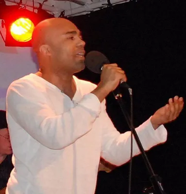 Bild: Gewinner des Song Contest "Lieder gegen die Kälte" 2008 ist YAO HOMENYA