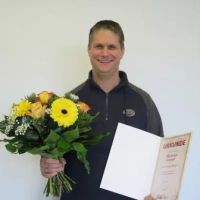 Bild: Wie im Flug - Entwicklungsleiter Dr. Guido Büttner feiert zehnjähriges Firmenjubiläum bei BALLY WULFF