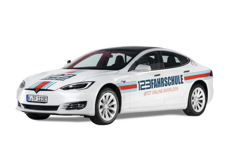 Fahrstunden im Tesla: Die Zukunft ist elektrisch Bild: Fahrstunden im Tesla: Die Zukunft ist elektrisch