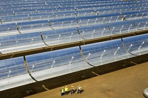 Bild: Solarinitative geht in die zweite Runde - Laptopseite beteiligt sich an SolarMillenium AG