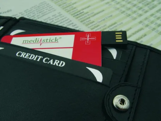 Bild: Wissen rettet Leben - "medistick" beinhaltet umfangreiche Informationen über den Patienten