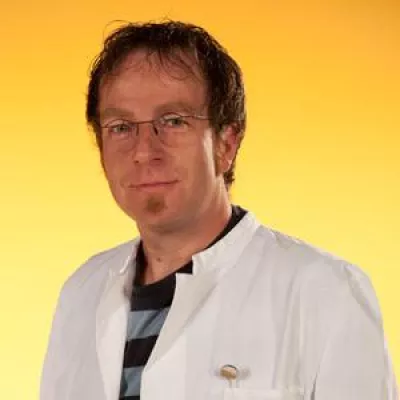 Von „Spuckepiraten“ und „Zahnduschen“ - Kindgerechte Zahnarzt-Behandlung schafft Vertrauen Bild: Von „Spuckepiraten“ und „Zahnduschen“ - Kindgerechte Zahnarzt-Behandlung schafft Vertrauen