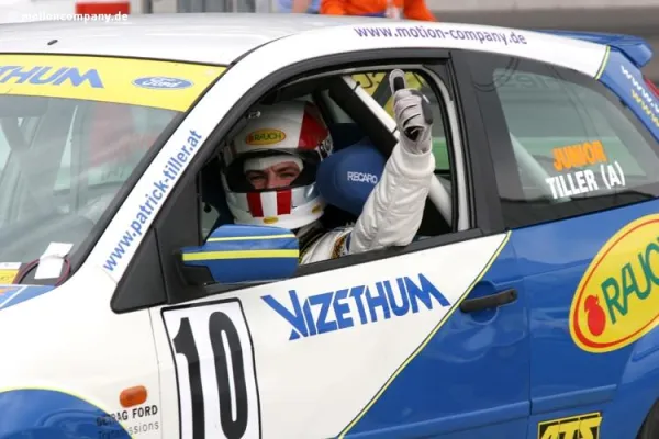 Bild: Starke Vorstellung von Patrick Tiller aus Leopoldsdorf bei Wien beim zweiten Rennwochenende am EuroSpeedway vom 13. bis 14. Mai 2006