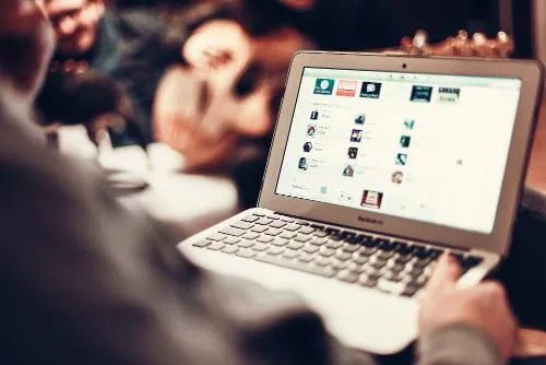 Beratung in einer neuen Form: Digitale Denkfabrik stellt die „Digitale Beratung“ vor. Bild: Beratung in einer neuen Form: Digitale Denkfabrik stellt die „Digitale Beratung“ vor.