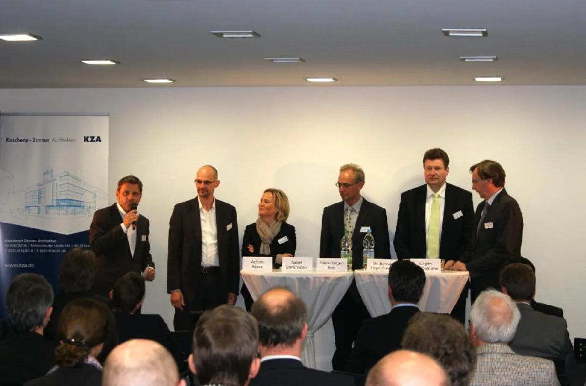 Foto (v.l.) M. v. Mauschwitz, A. Bassa, I. Brinkmann, H.-J. Best, B. Feyerabend und J. Brüggemann